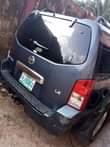 A picture of Nissan Pathfinder LE 2005 model