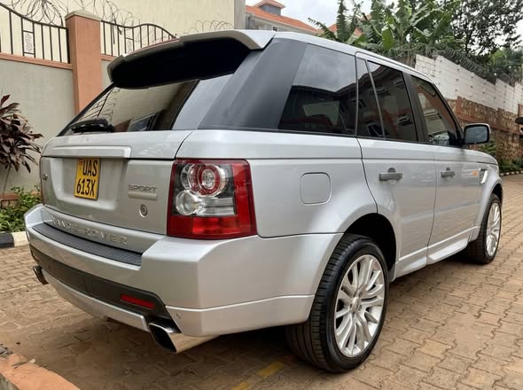 A picture of Range rover sport
