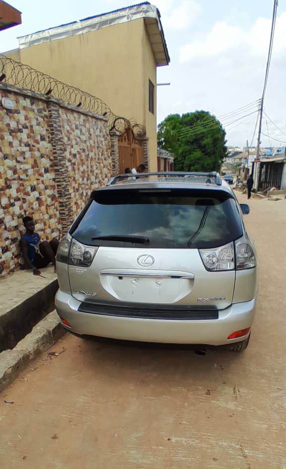 A picture of Lexus Rx330 08164628801