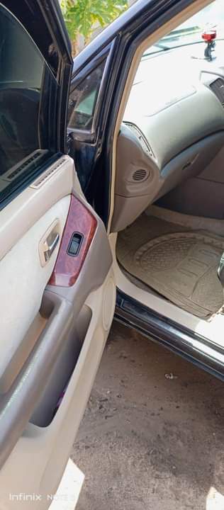 A picture of Toyota HARRIER OLD