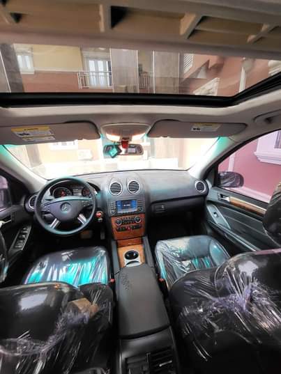 A picture of ML350 4MATIC