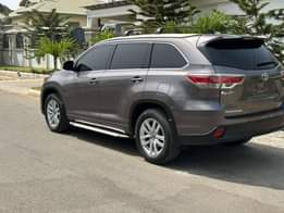 A picture of Unregistered 2016 Toyota highlander first body 16 5 Million naira