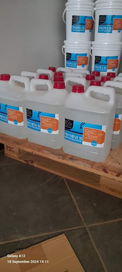 A picture of Swimming pool Chemicals