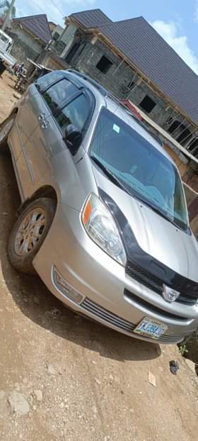 A picture of Few month registered sienna 05 not up to 8months used