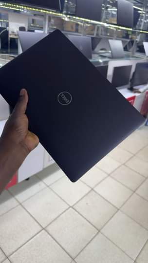 A picture of DELL LATITUDE 5300