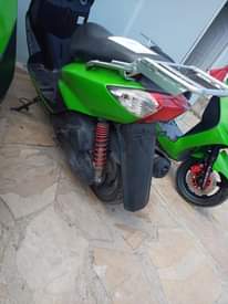 A picture of Yamaha Cygnus 125cc powerful engine full document 1.9m nichek 0678363654
