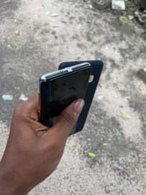 A picture of Samsung s10 plain