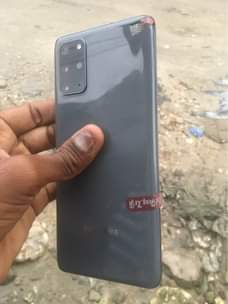 A picture of Samsung s20 5G