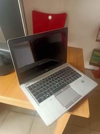 A picture of Hp folio core i5