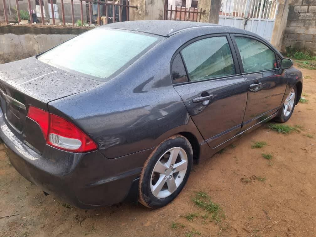 A picture of 2007 Distress Honda civic
