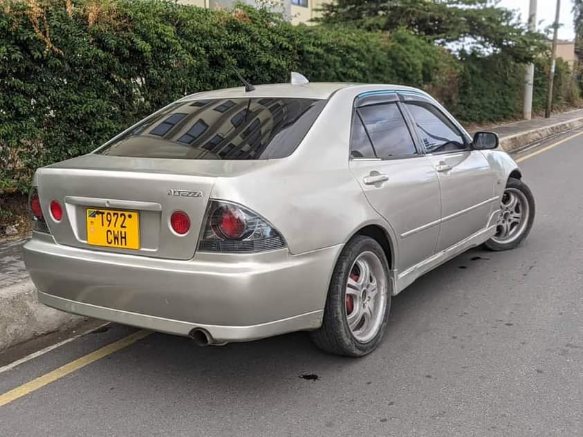 used toyota altezza