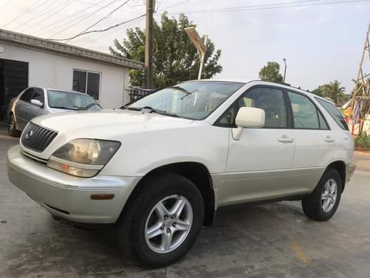A picture of 2024 entry foreign used Lexus Rx 300 accident free pure