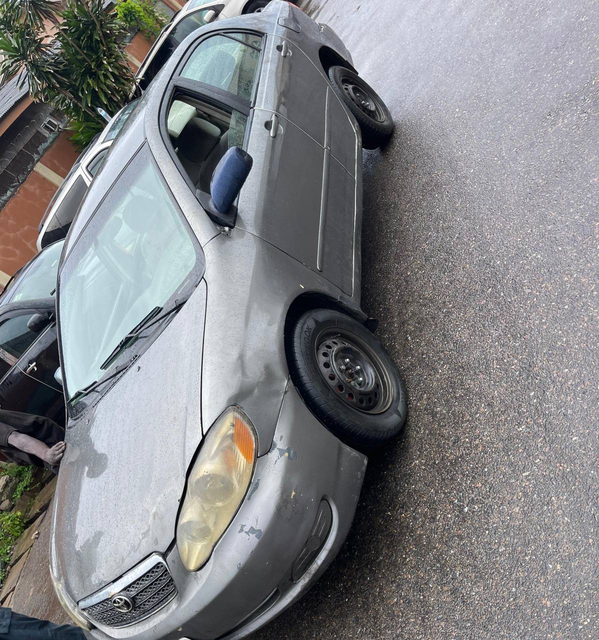 A picture of Toyota Corrolla 2007.Bad engine but movable.