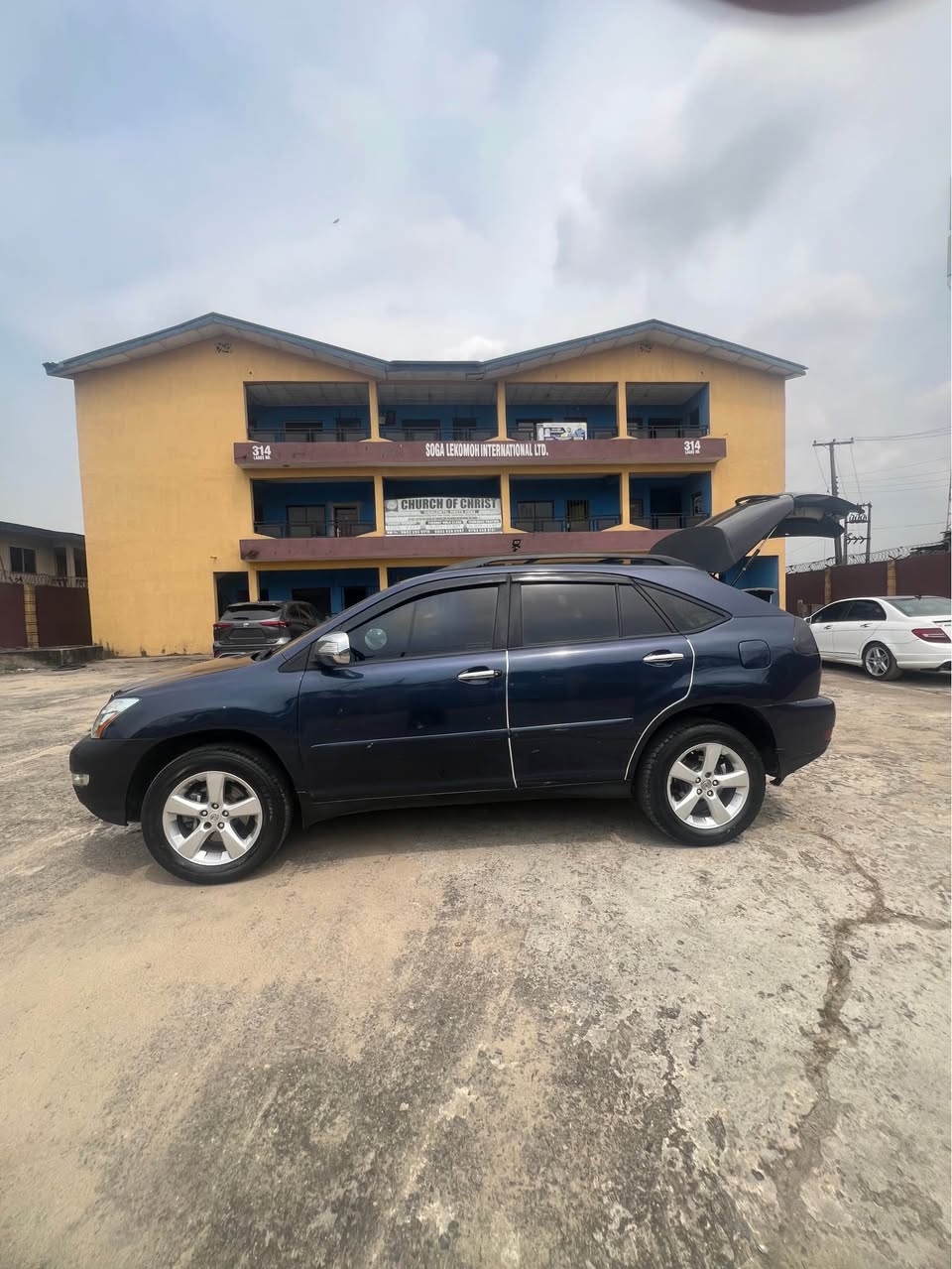A picture of Lexus RX350