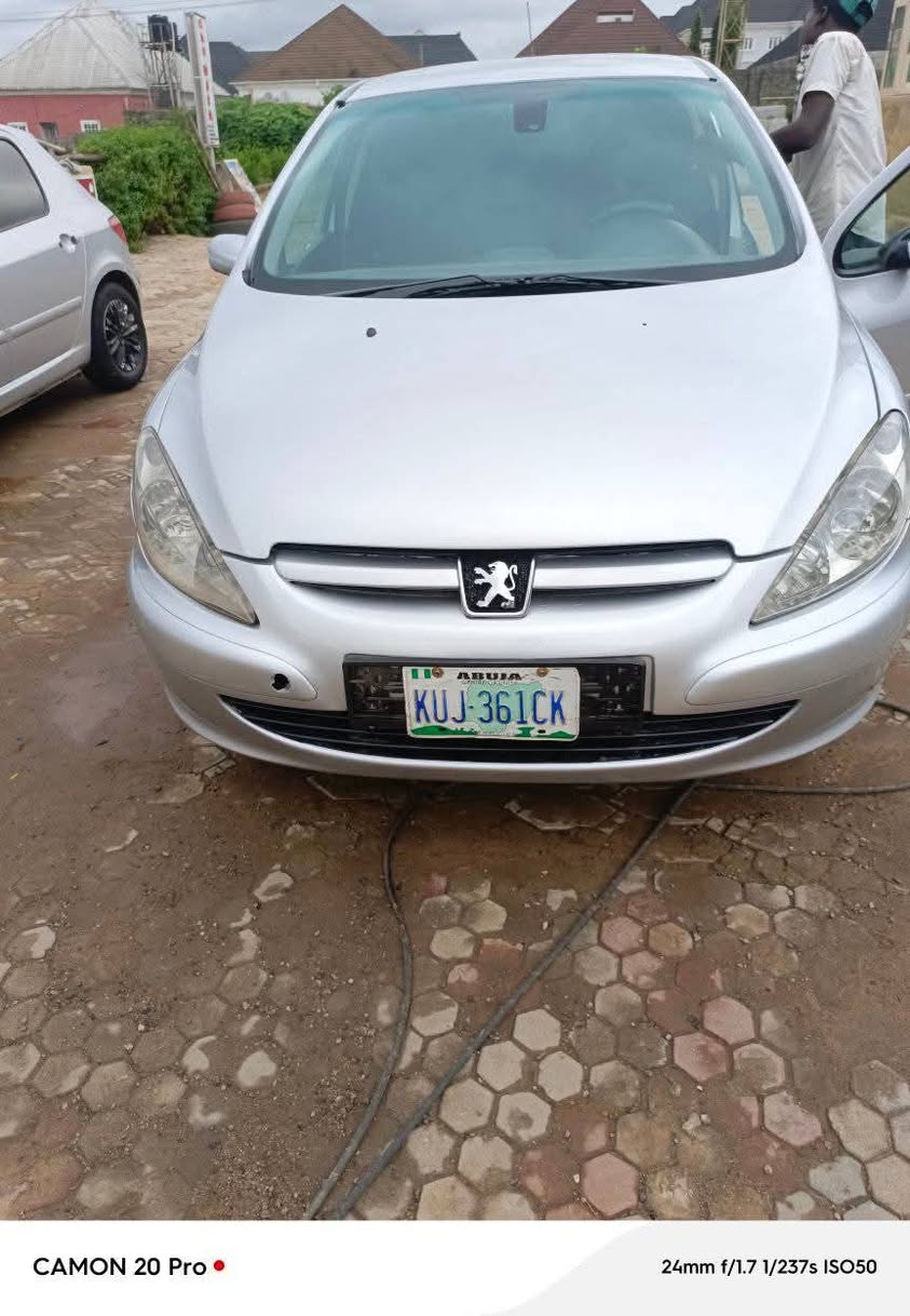 A picture of Peugeot 307 for sale good condition location Abuja