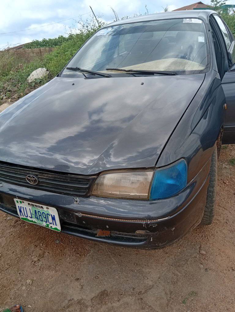 A picture of Toyota Carina E