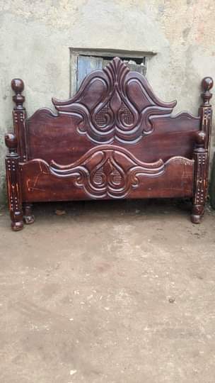 A picture of House hold items