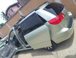 A picture of 2006 Toyota sienna tokumbo Price 8 6m Location Amuwo odofin
