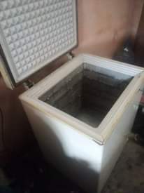 A picture of Freezer boss hiyo iko safi haina kipengele nicheck tuyajenge inagandish