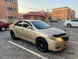 A picture of This is Camry 2010 model xle edition with thumb start