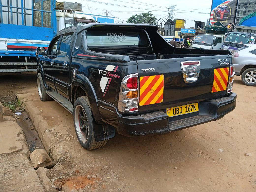 A picture of Toyota hilux 0700327795 