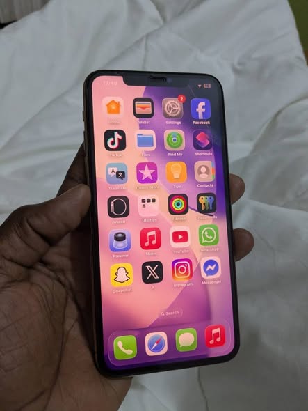 A picture of IPHONE 11 PRO MAX USES WI FI ONLY AT ONLY