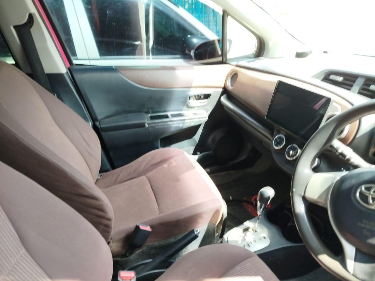 A picture of 2015 Toyota 2015