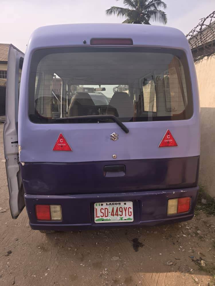 A picture of Private neatly used suzuki mini bus ready for grab 