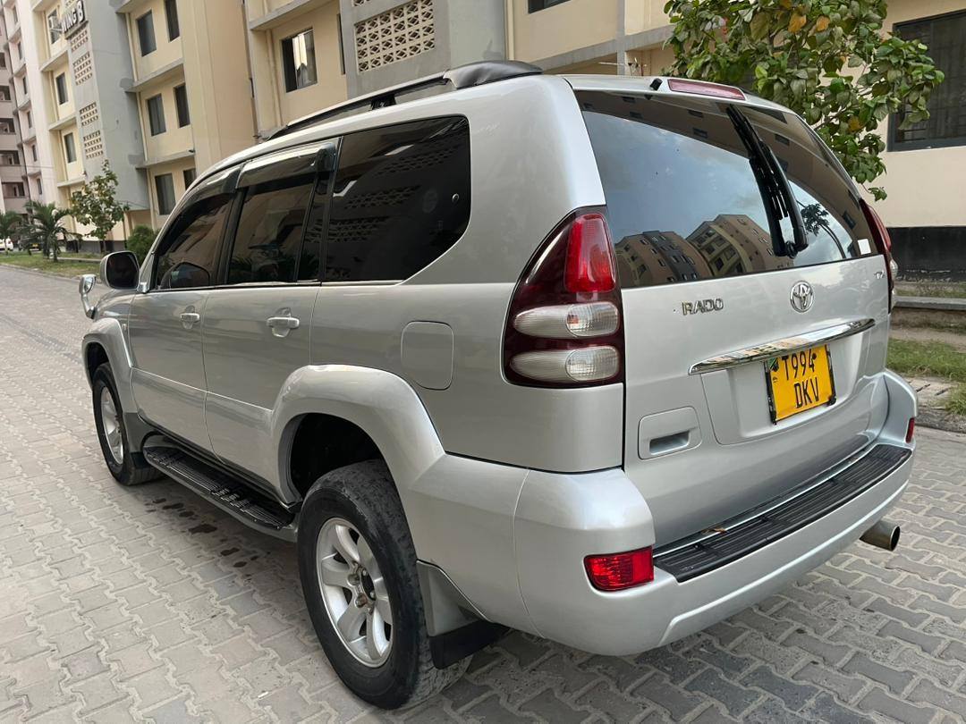 A picture of Toyota prado Tx