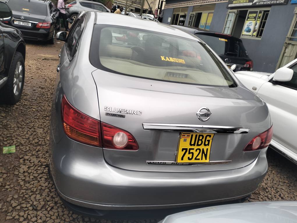 A picture of Nissan bluebird model 2008
