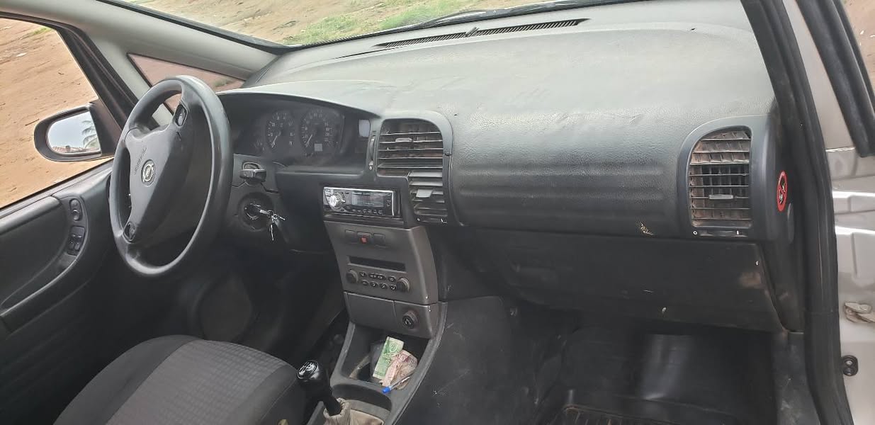 A picture of Opel zafra 1.6