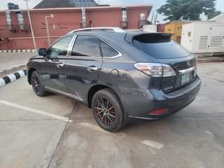 A picture of LEXUS RX350