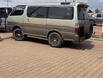 A picture of Supercustom Toyota Hiace 2000