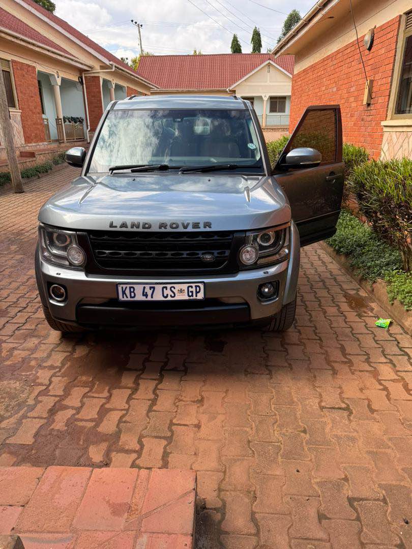 A picture of Land rover 36m