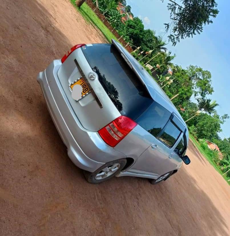 A picture of TOYOTA WISH UBB