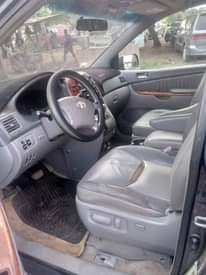 A picture of Toyota sienna 2008