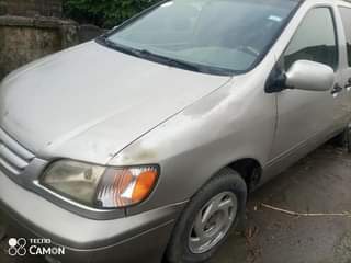 A picture of TOYOTA SIENNA 2002 ACTIVE POWER DOORS 6PLUG ENGINE AND GEARBOX