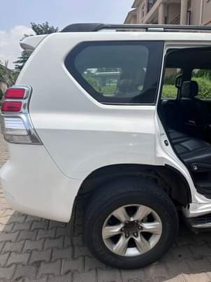A picture of 2013 Toyota Prado