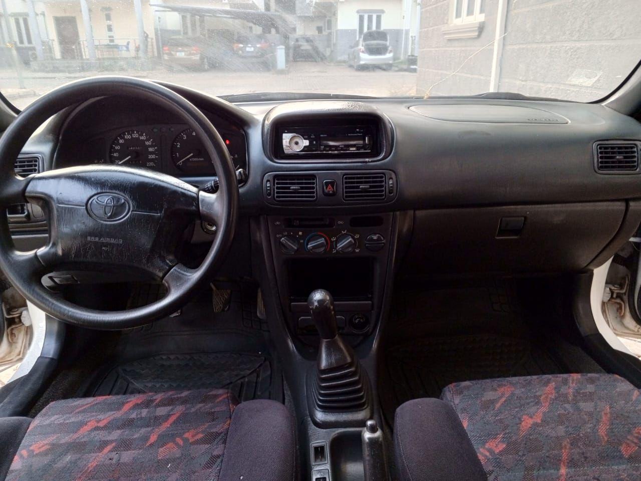 A picture of Corolla Hatchback 2000