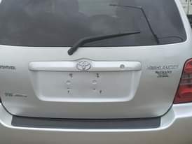 A picture of Toyota Highlander 04 limited edition