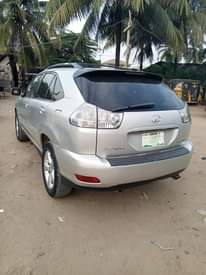 A picture of LEXUS RX330 V6 FIRST USER FIRST BODY