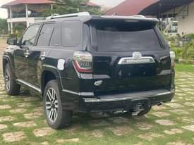 A picture of Toyota 4runner 2017