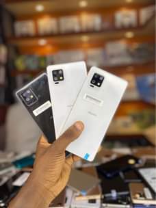 A picture of AQUOS ZERO 6... 128GB ROM 8GB RAM... Fingerprint face id