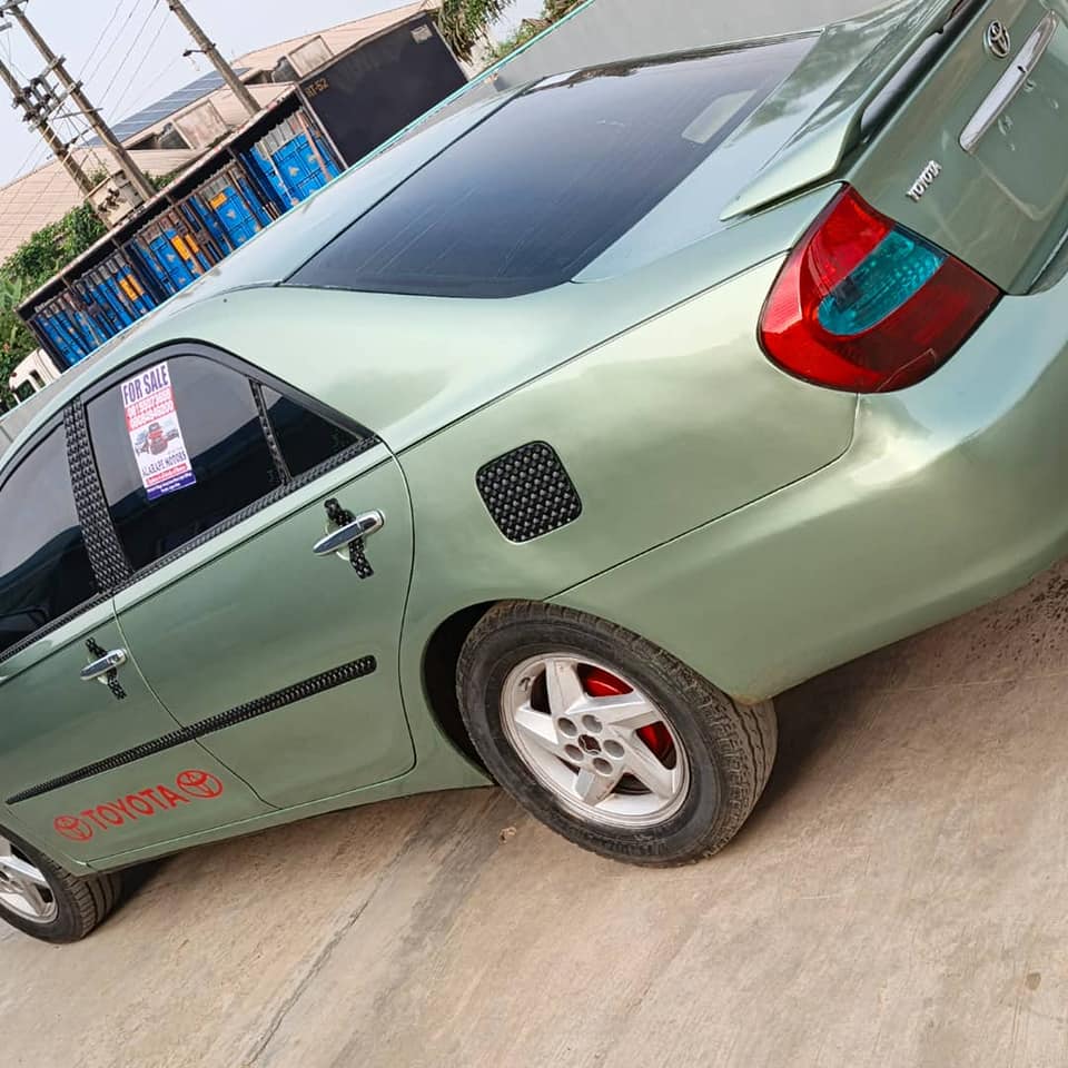 A picture of Toyota camry 2004 good deal
