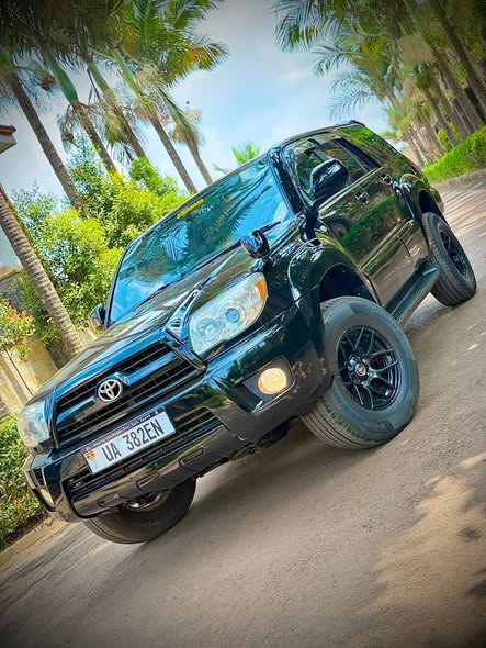 A picture of Toyota Hilux surf