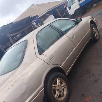 A picture of Camry 2 2