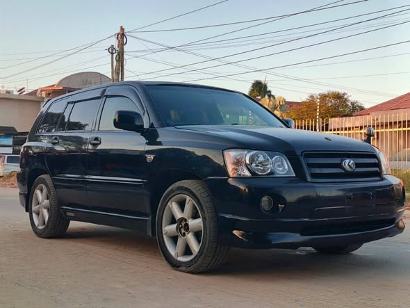 A picture of TOYOTA KLUGER 0714058883