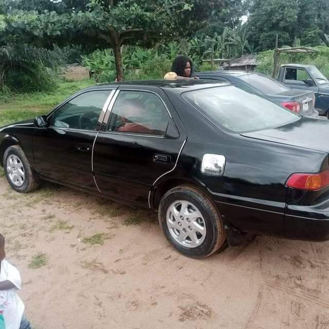 A picture of Toyota Camry 2.2