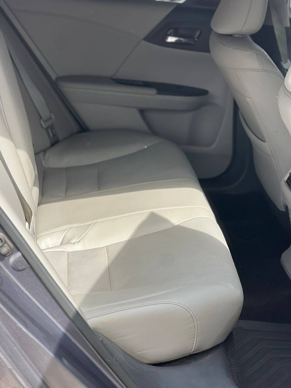 A picture of HONDA ACCORD 2017