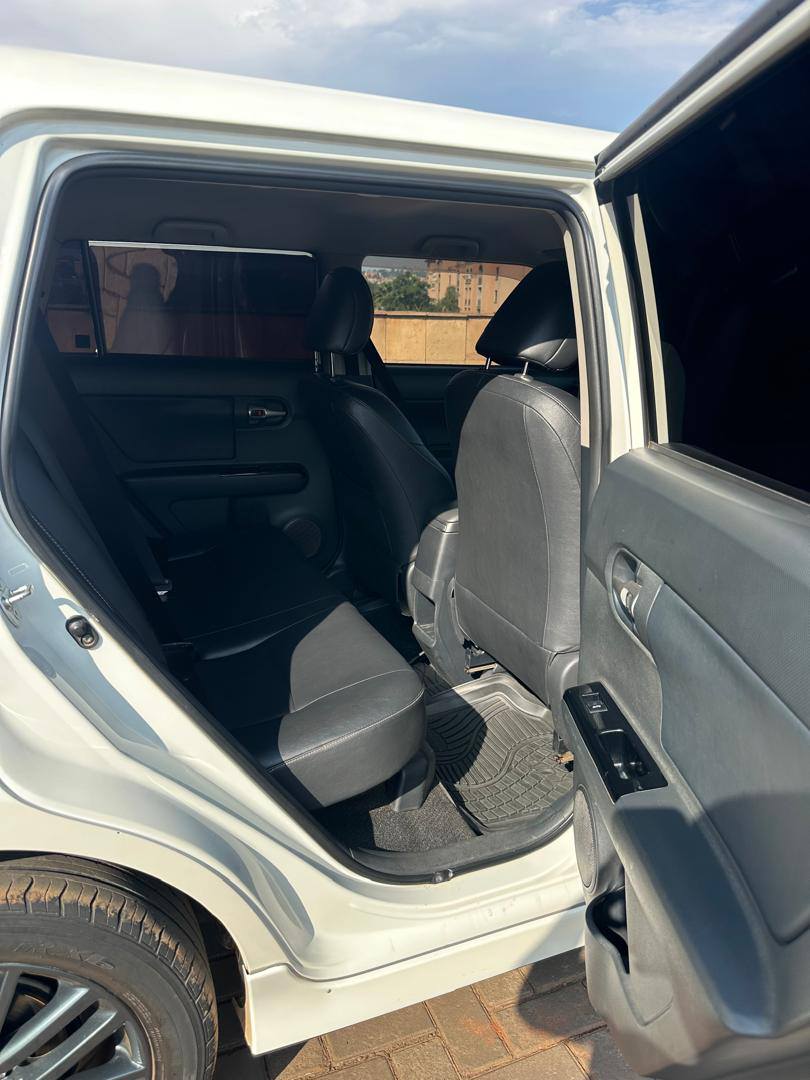 A picture of TOYOTA RUMION 30M